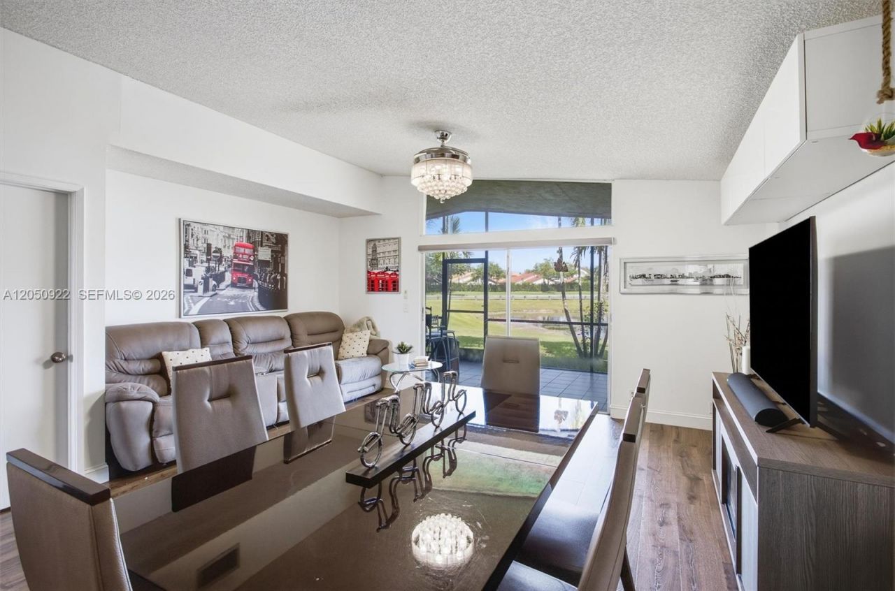 502 Woodgate Cir , Unit B, Sunrise, FL 33326 Photo