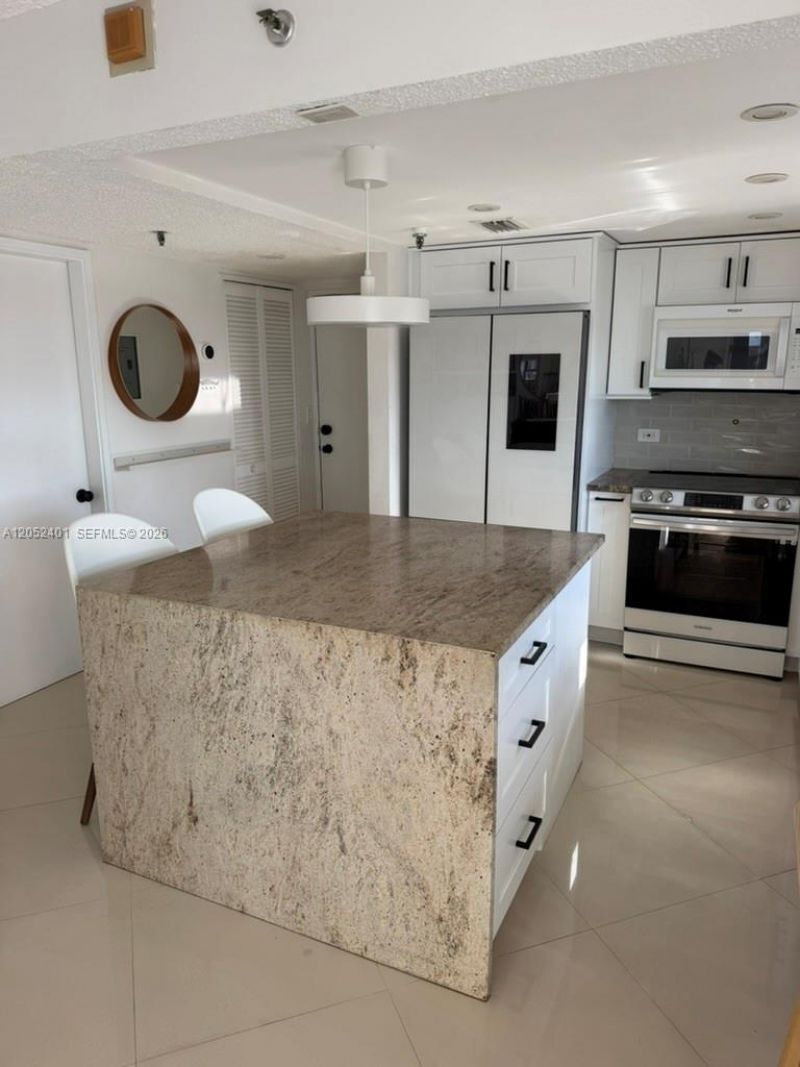 6830 Indian Creek Dr , Unit 8A, Miami Beach, FL 33141 Photo
