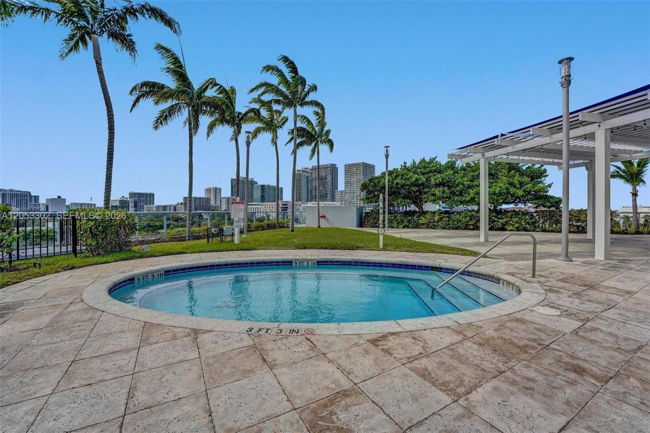 601 NE 36th St , Unit 811, Miami, FL 33137 Photo