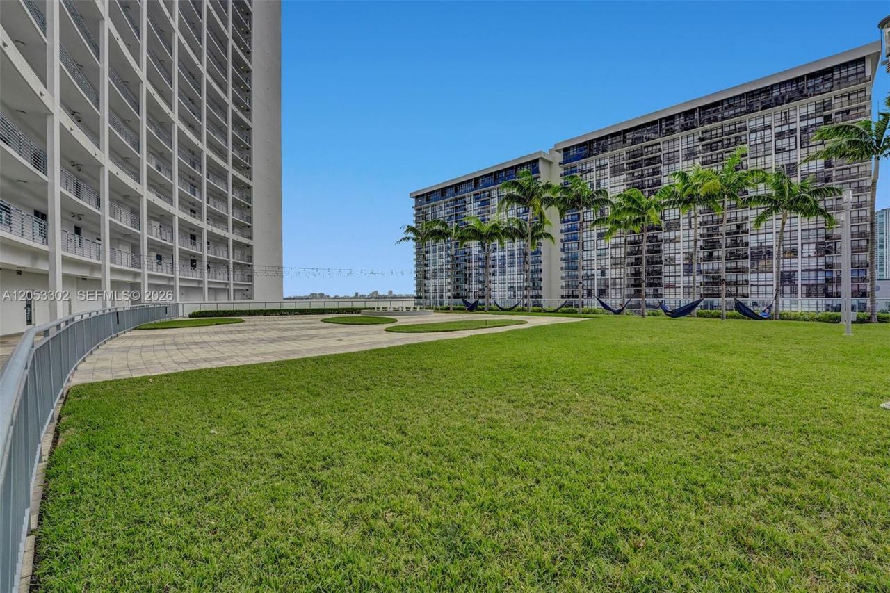 601 NE 36th St , Unit 811, Miami, FL 33137 Photo