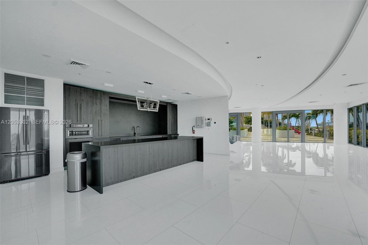 601 NE 36th St , Unit 811, Miami, FL 33137 Photo