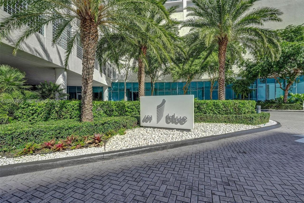601 NE 36th St , Unit 811, Miami, FL 33137 Photo