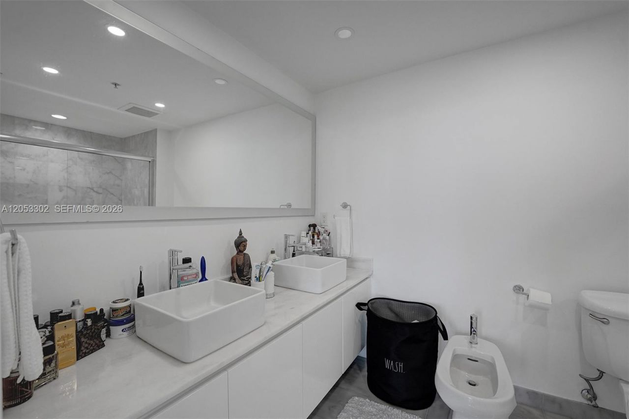 601 NE 36th St , Unit 811, Miami, FL 33137 Photo