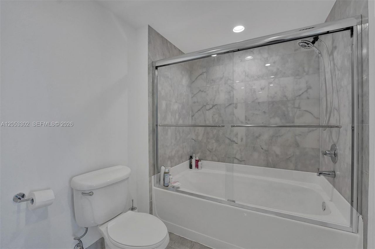 601 NE 36th St , Unit 811, Miami, FL 33137 Photo