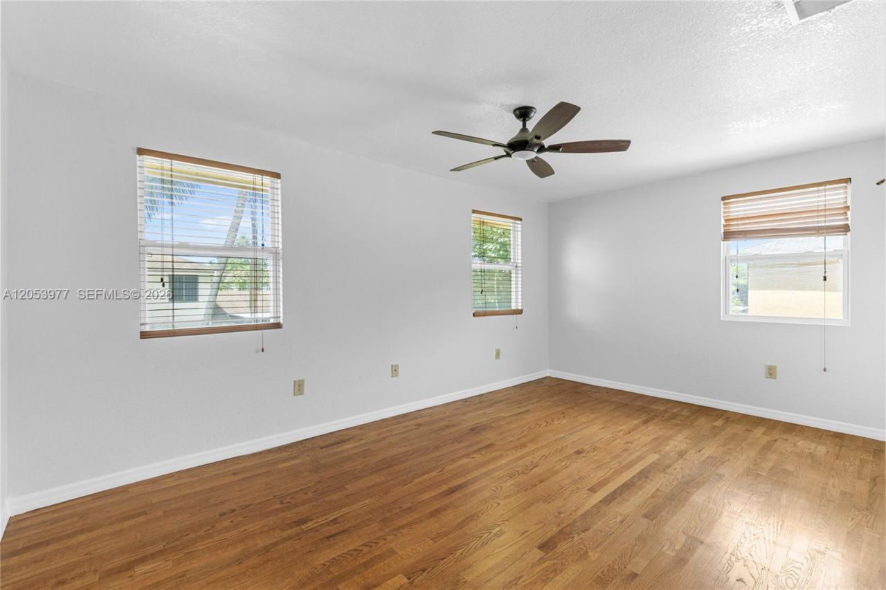 11610 NW 43rd St , Sunrise, FL 33323 Photo
