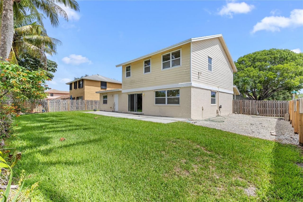 11610 NW 43rd St , Sunrise, FL 33323 Photo