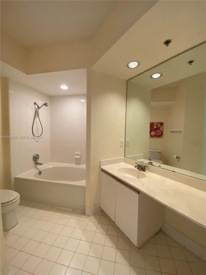 3165 NE 184th St , Unit 6205, Aventura, FL 33160 Photo