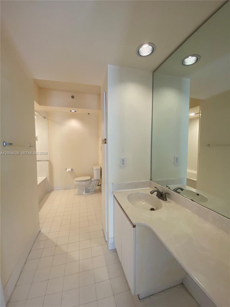 3165 NE 184th St , Unit 6205, Aventura, FL 33160 Photo