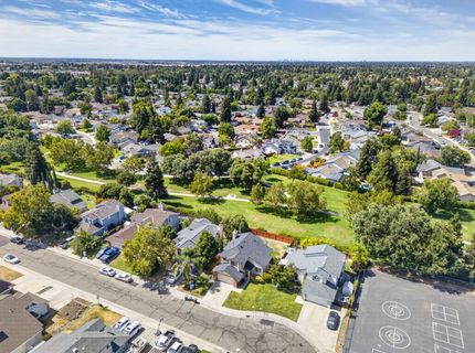 6111 Laguna Vale Way, Elk Grove, CA 95758 Photo