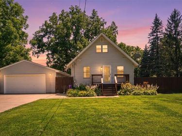 576 Brooks Avenue, Pontiac, MI 48340