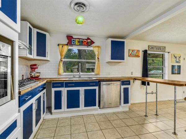 407 Hill ST, Smithville, TX 78957