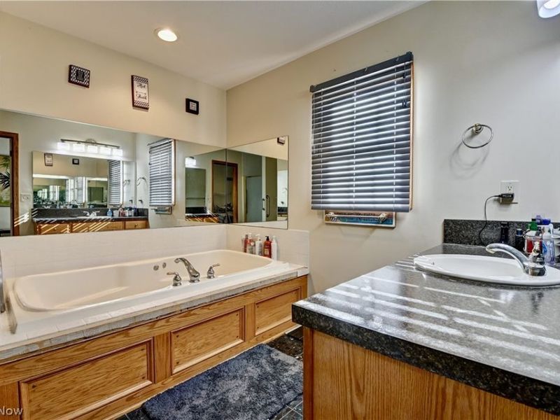 2390 Auberry Drive, Green, OH 44312 Photo 18