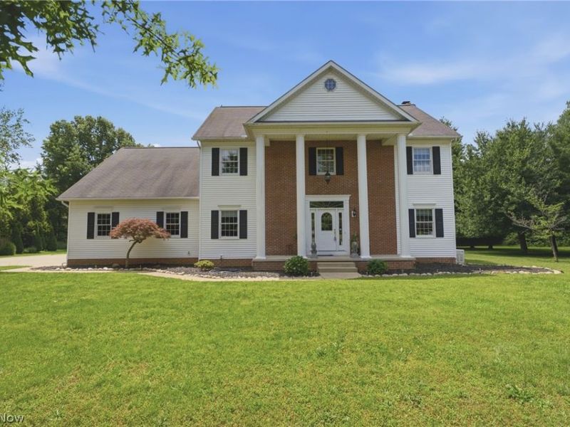 2390 Auberry Drive, Green, OH 44312 Photo 2