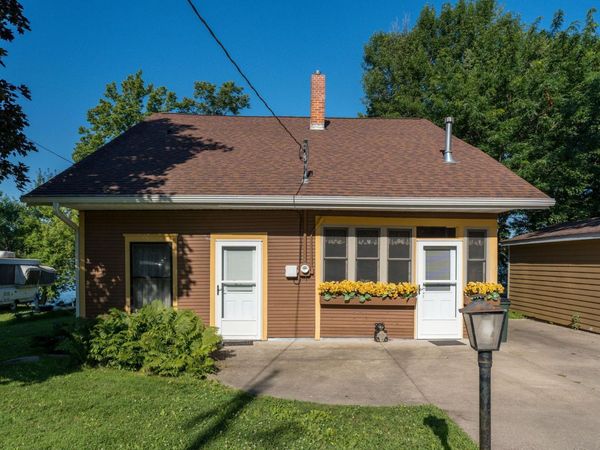 911 Reed Street N, Waterville, MN 56096