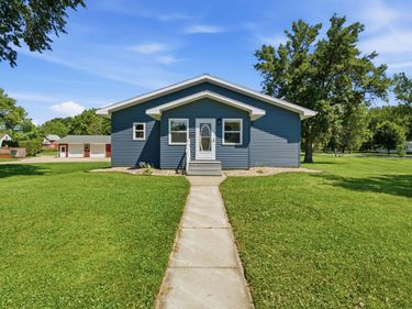 604 E Walnut Avenue, Olivia, MN 56277