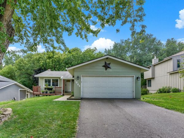 7064 Springhill Circle, Eden Prairie, MN 55346