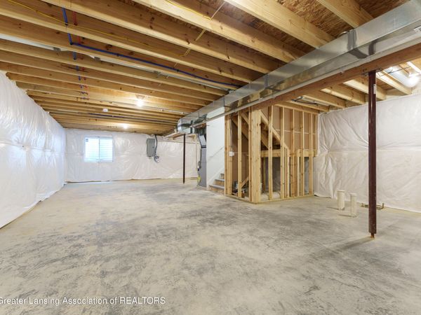 570 W Wildwood Drive, Owosso, MI 48867