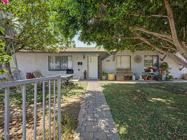 6449 W BETHANY HOME Road, Glendale, AZ 85301