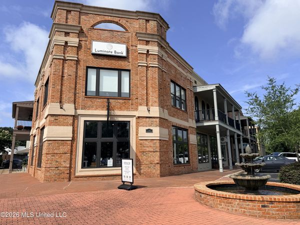 207 W Jackson Street, Ridgeland, MS 39157