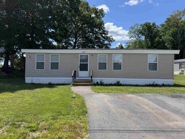 301 Sherwood Glen, Somersworth, NH 03878