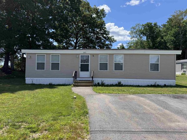 301 Sherwood Glen, Somersworth, NH 03878