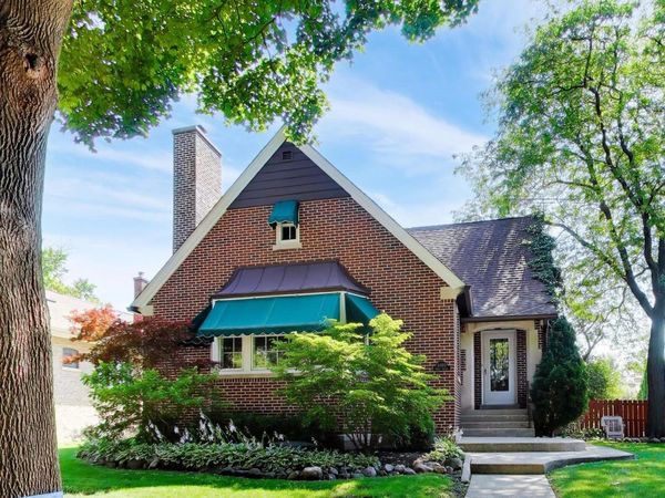 6933 N Oriole Avenue , Chicago, IL 60631