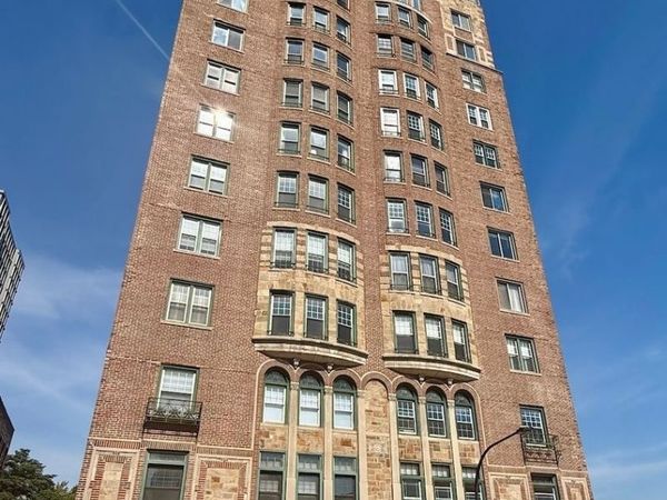 2666 E 73rd Street , Unit 8W, Chicago, IL 60649
