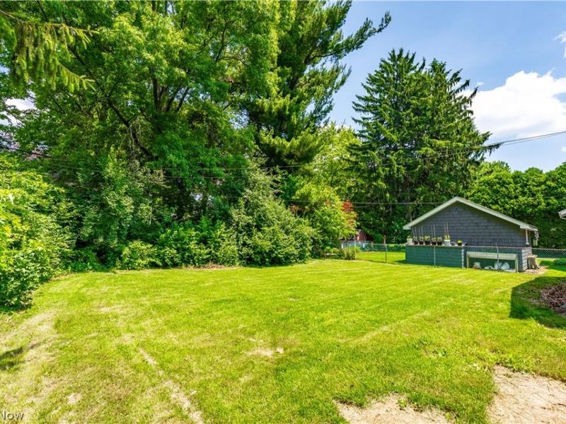 2111 34th Street NW, Canton, OH 44709 Photo 3