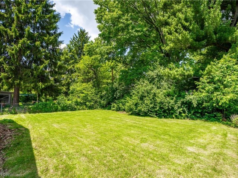 2111 34th Street NW, Canton, OH 44709 Photo 6