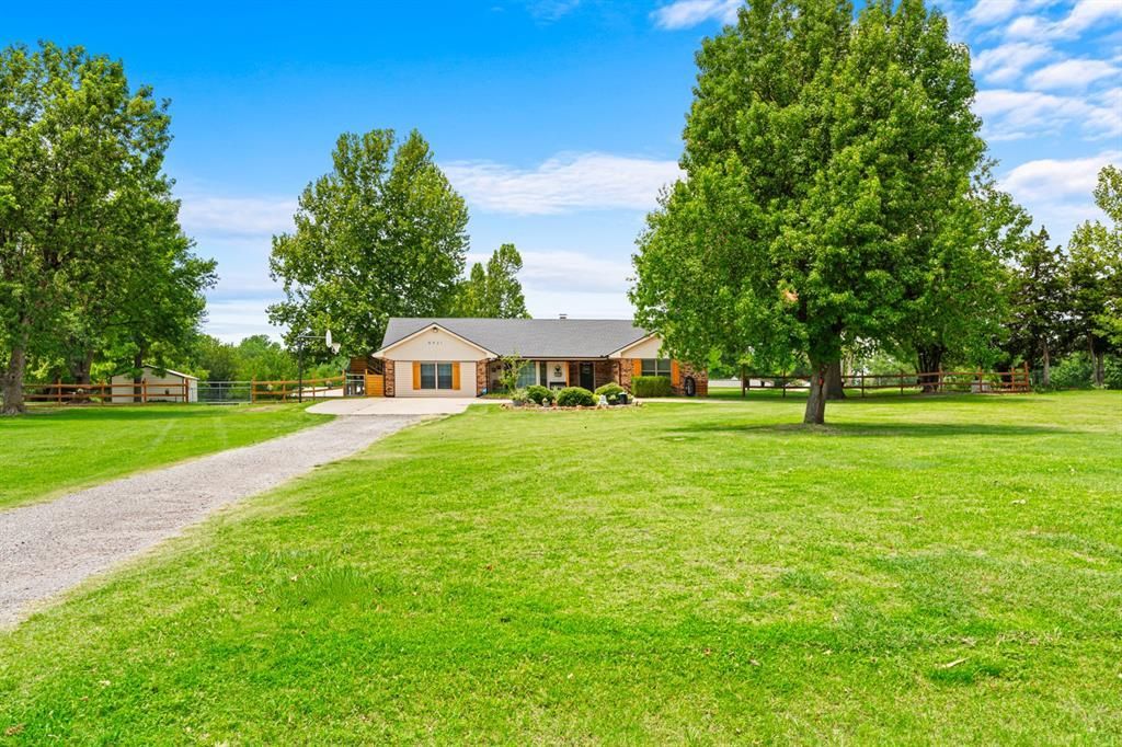 8921 Bobwhite Road, Yukon, OK 73099 Main Photo