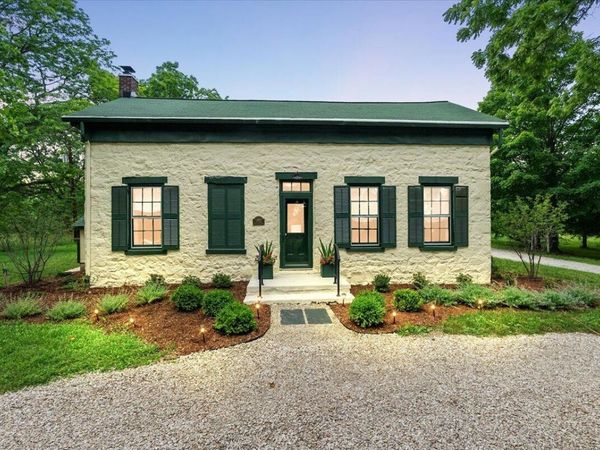 1575 Earhart Road, Ann Arbor, MI 48105