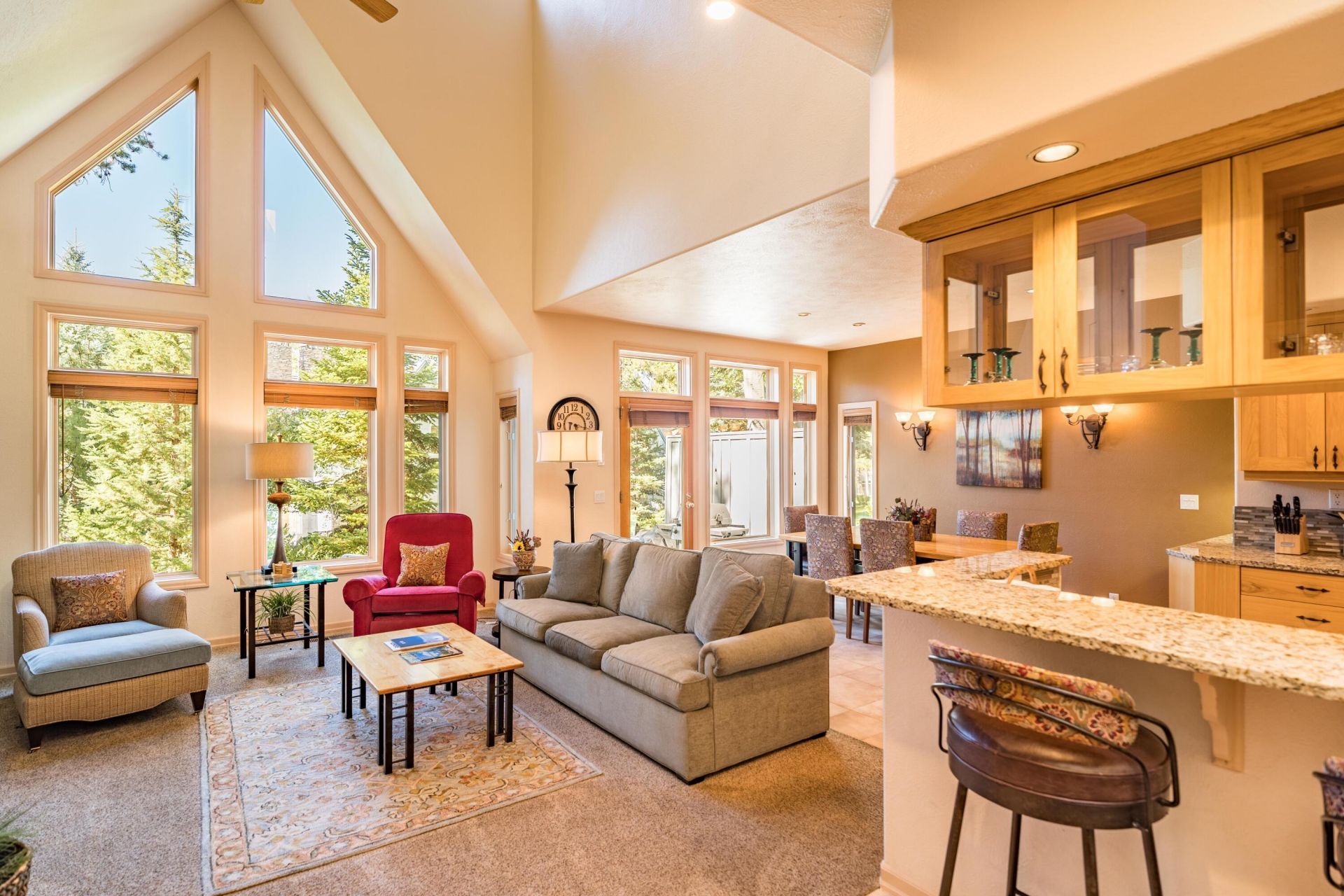 57074 Peppermill Circle, Unit 33-E, Sunriver, OR 97707 Main Photo