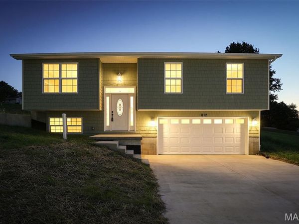 812 Kennett St , Arnold, MO 63020