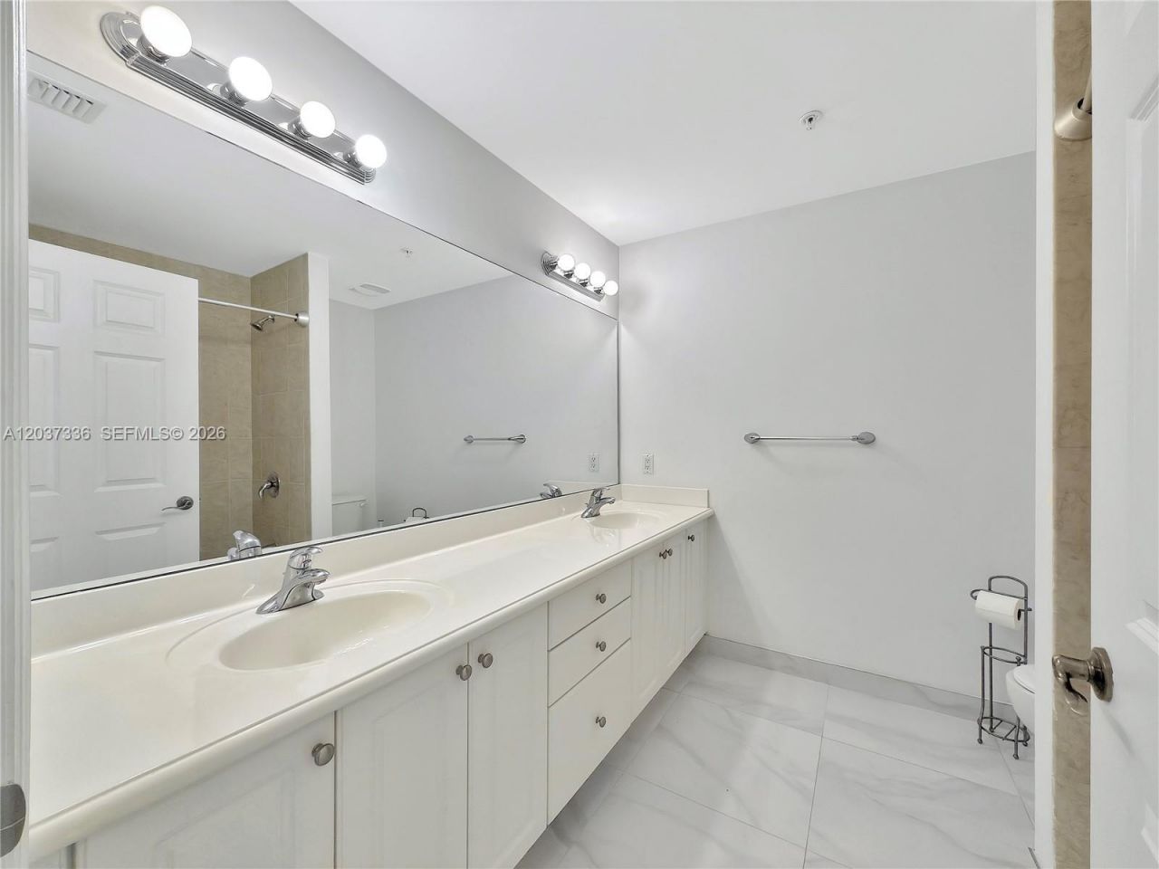 8390 SW 72 , Unit 106, Miami, FL 33143 Photo