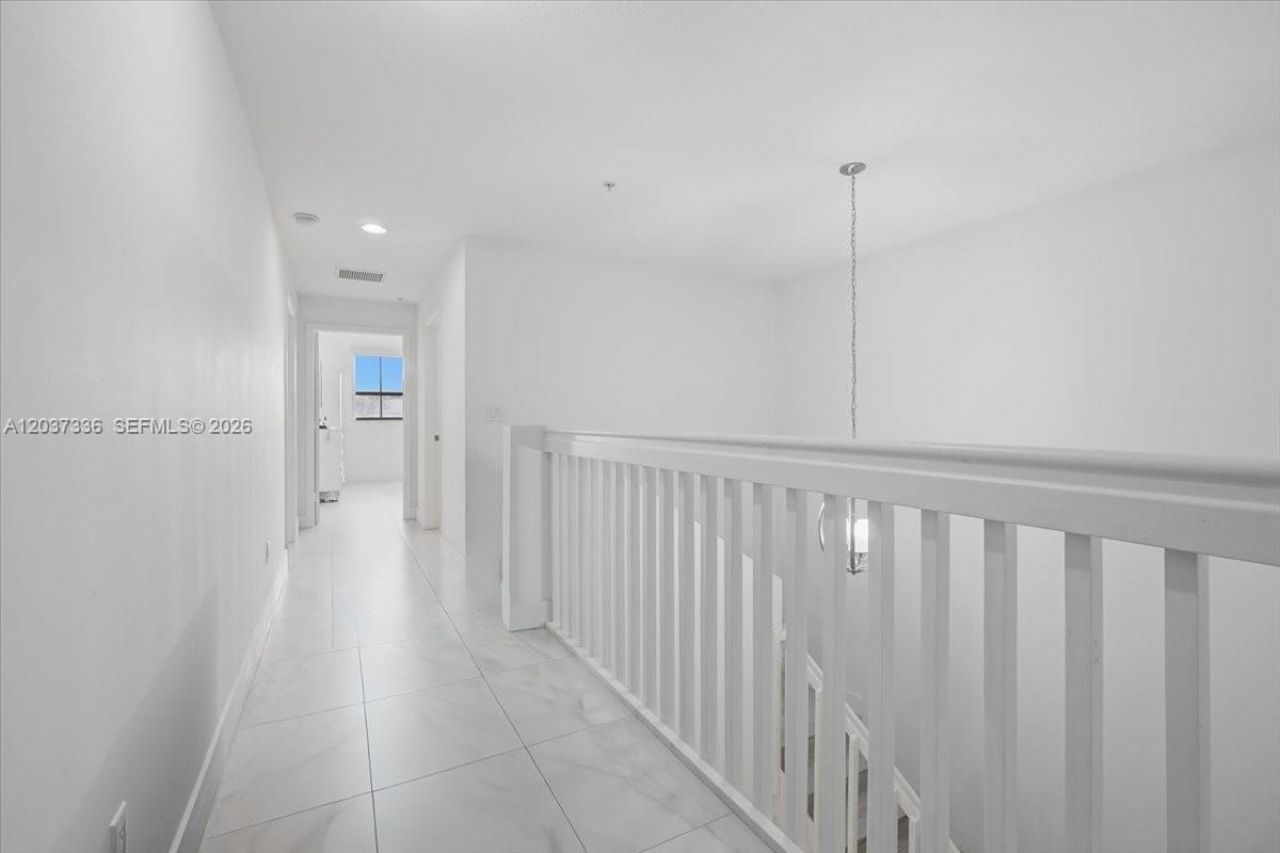 8390 SW 72 , Unit 106, Miami, FL 33143 Photo