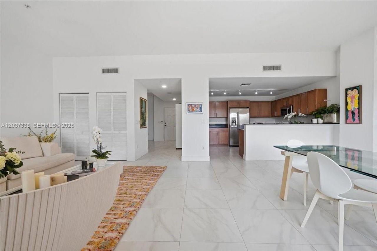 8390 SW 72 , Unit 106, Miami, FL 33143 Photo
