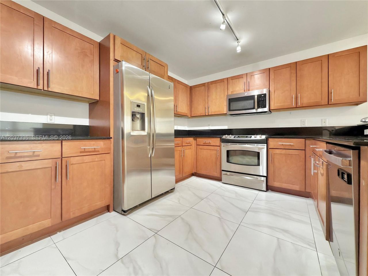 8390 SW 72 , Unit 106, Miami, FL 33143 Photo