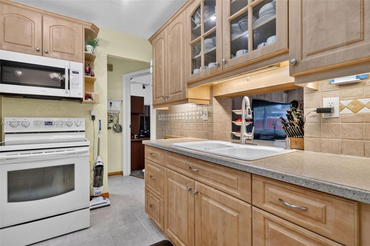 6361 Scott St , Hollywood, FL 33024 Photo