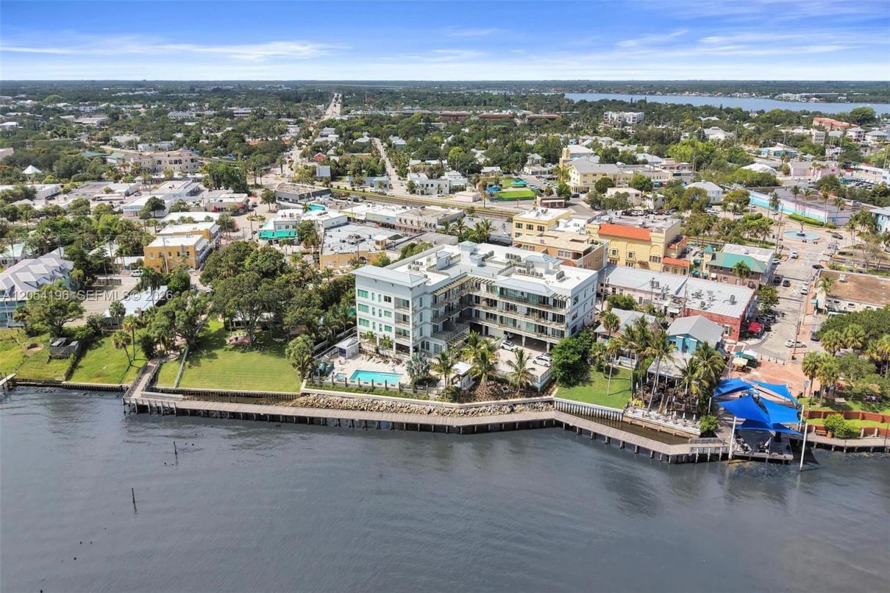 41 SW Seminole St, Unit 209 304 31, Stuart, FL 34994 Photo