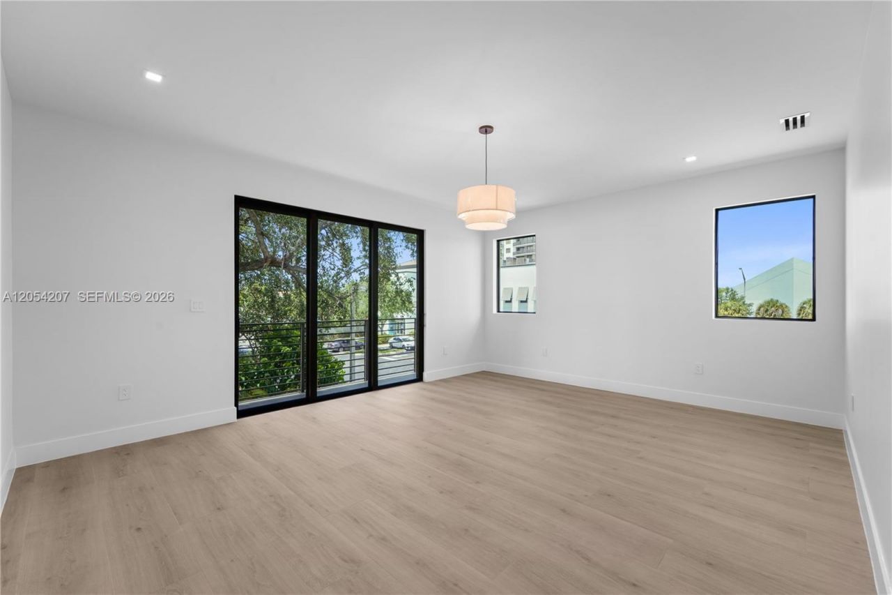 2735 SW 23rd Ter , Miami, FL 33145 Photo