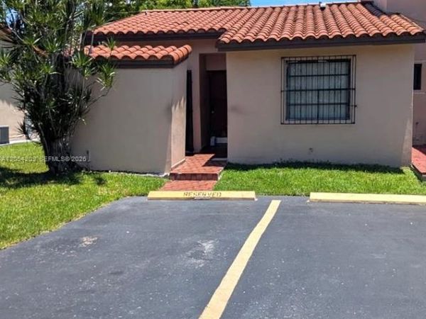 3809 SW 82nd Ave, Unit V-20, Miami, FL 33155
