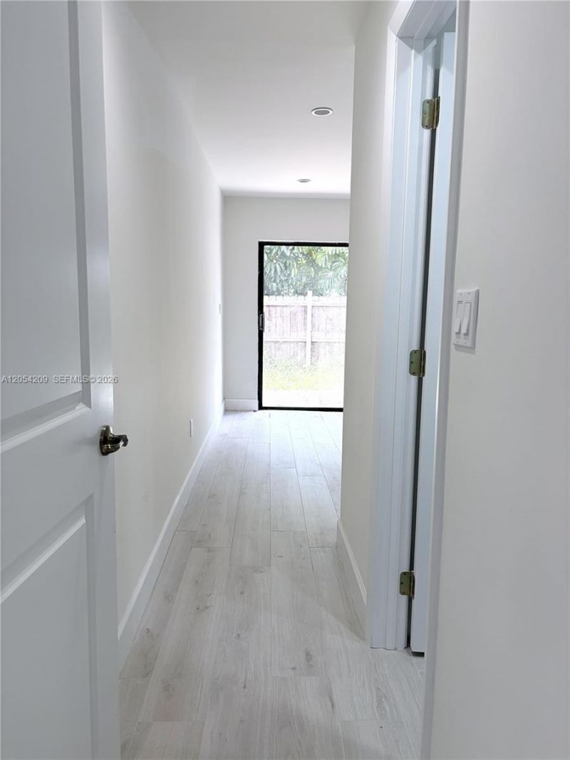 3809 SW 82nd Ave, Unit V-20, Miami, FL 33155 Photo