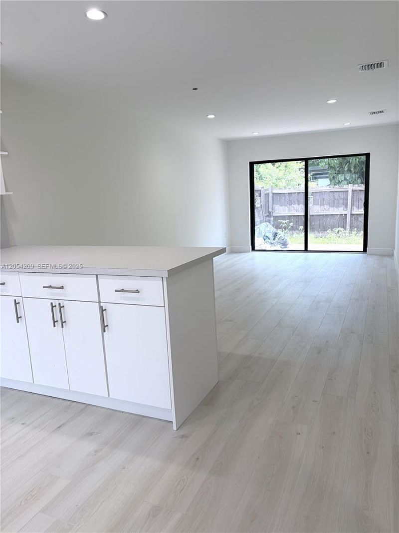 3809 SW 82nd Ave, Unit V-20, Miami, FL 33155 Photo