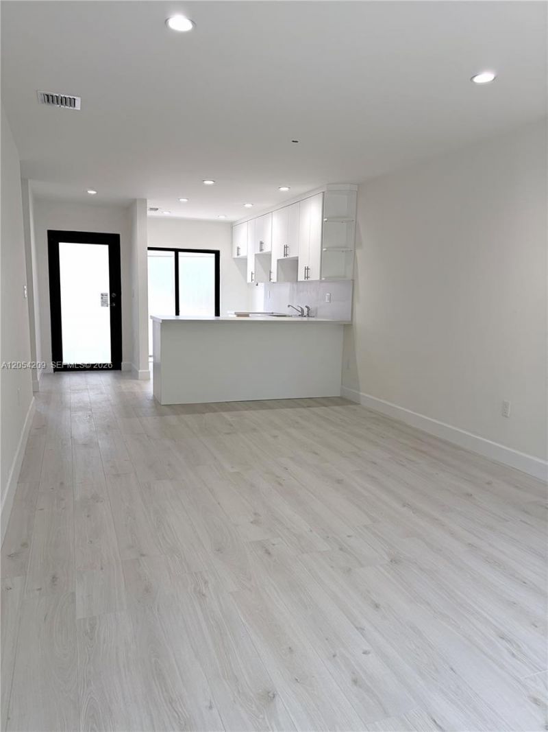 3809 SW 82nd Ave, Unit V-20, Miami, FL 33155 Photo