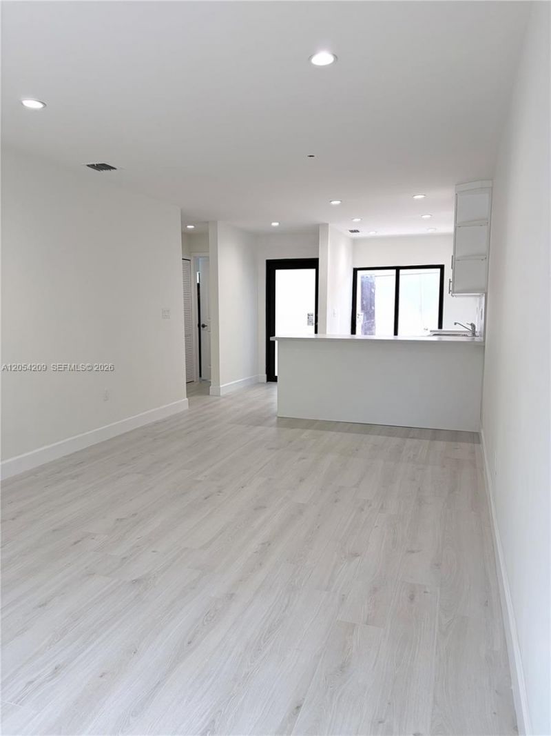 3809 SW 82nd Ave, Unit V-20, Miami, FL 33155 Photo