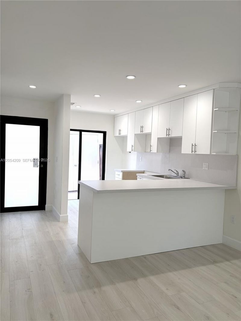 3809 SW 82nd Ave, Unit V-20, Miami, FL 33155 Photo