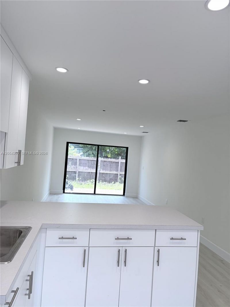 3809 SW 82nd Ave, Unit V-20, Miami, FL 33155 Photo