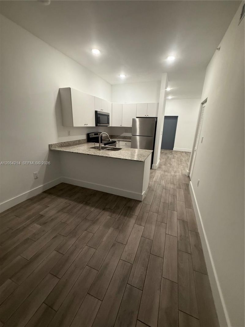 486 E 30th St, Unit 101, Hialeah, FL 33013 Photo