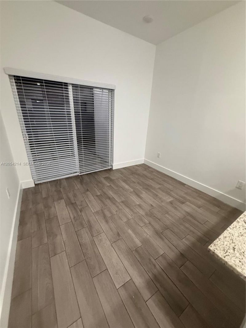 486 E 30th St, Unit 101, Hialeah, FL 33013 Photo