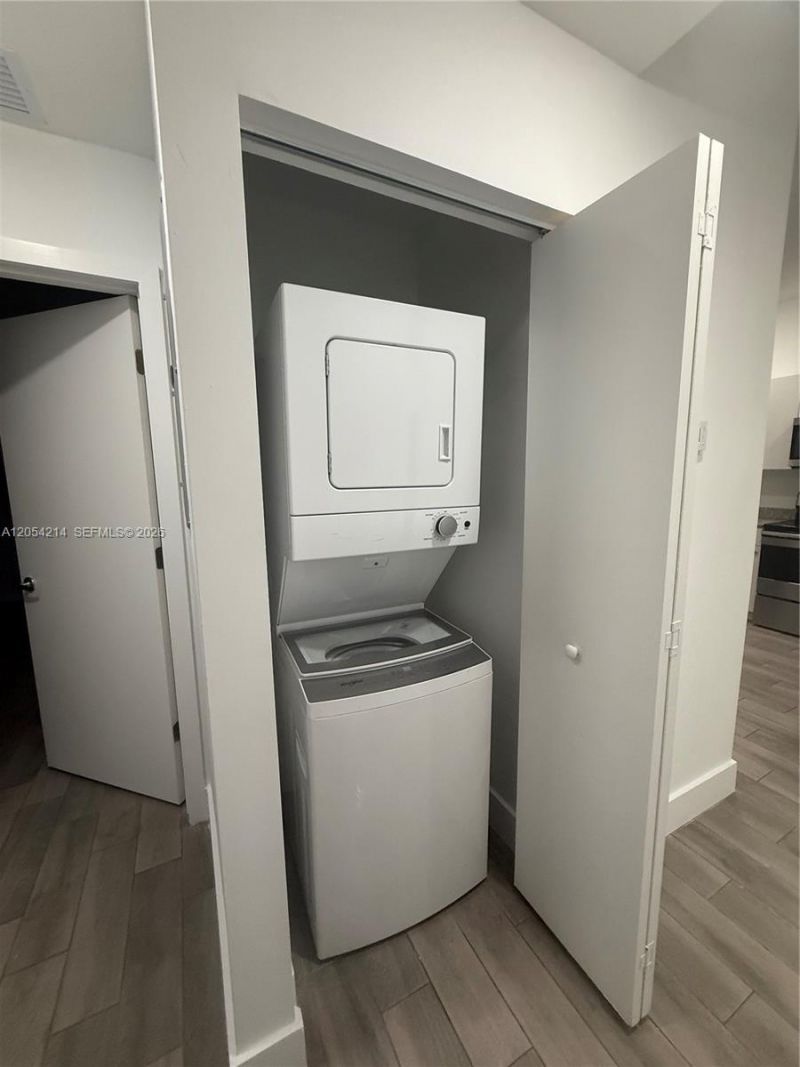 486 E 30th St, Unit 101, Hialeah, FL 33013 Photo